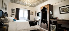 Hotel Clasico - King Bedroom