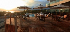 Iguana Crossing Boutique Hotel - Deck pool