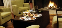 Xelena Suites Hotel - Food & drink